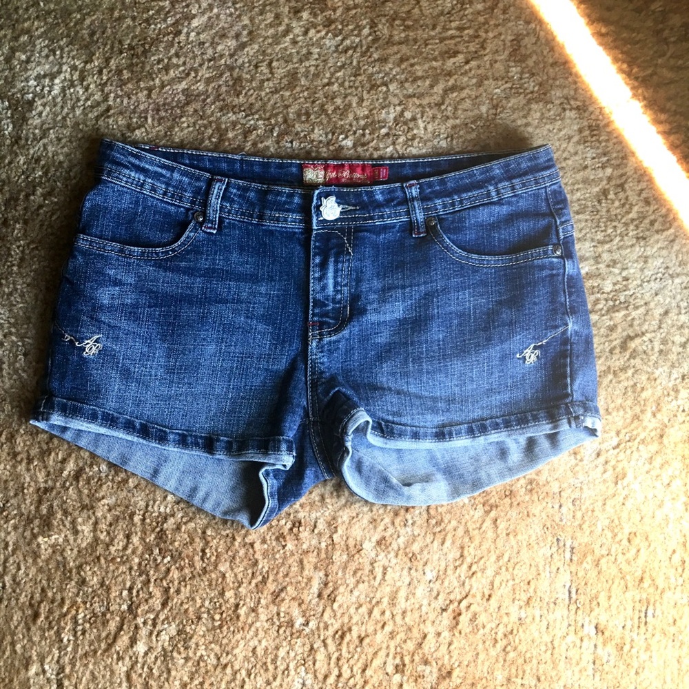 Women’s authentic Apple 🍎 bottoms shorts
